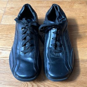 Skechers Mens Relaxed Step Black Leather Sneaker, size 10.5. Style 61022